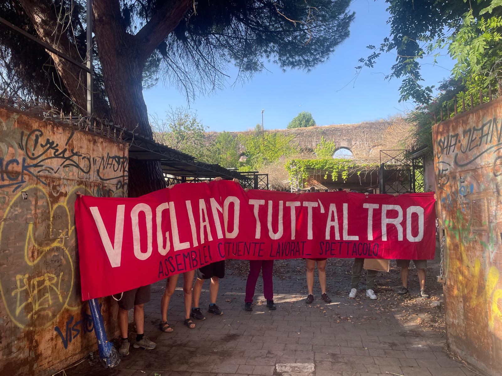 occupazione circolo degli artisti
